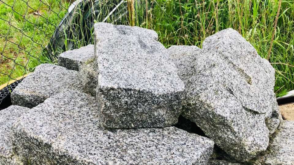 Sprzedam  krawężniki oporniki granitowe Olecko