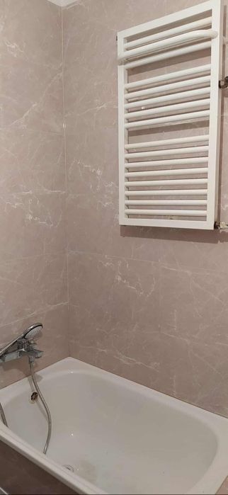 Wynajmę pracującej osobie lub parze  przytulną kawalerkę.