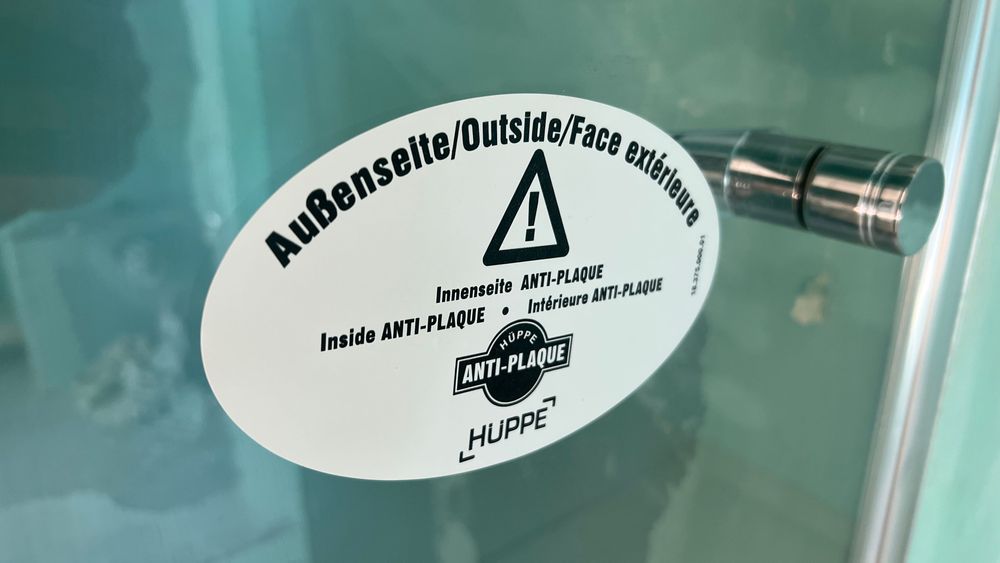 Drzwi prysznicowe X4 Flex 80 X 197 Huppe i profil do wnęki