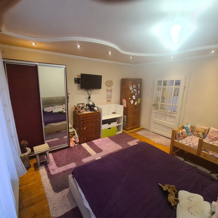 Продається 4-ьох кімнатний будинок в м.Берегове