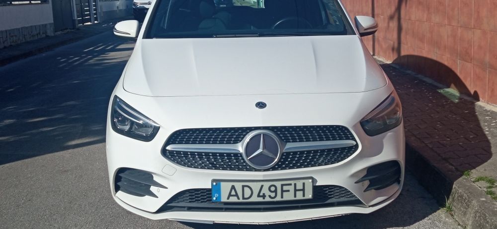 Aventure-se neste elegante Mercedes B180 - como novo (56.000km)