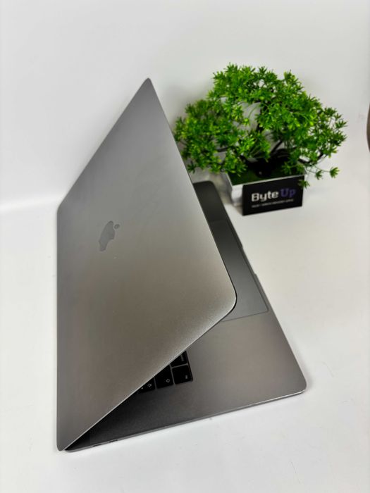 MacBook Pro 15” A1990 (2018) i9/32GB/1TB GWARANCJA