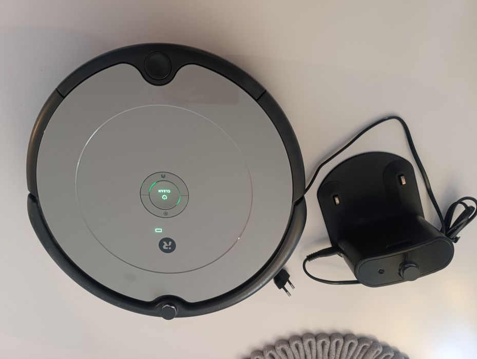 Robot odkurzający iRobot Roomba 698