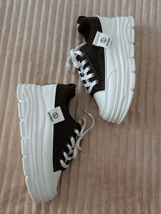 Nowe sneakersy trampki Moda 2026r. 38/24cm