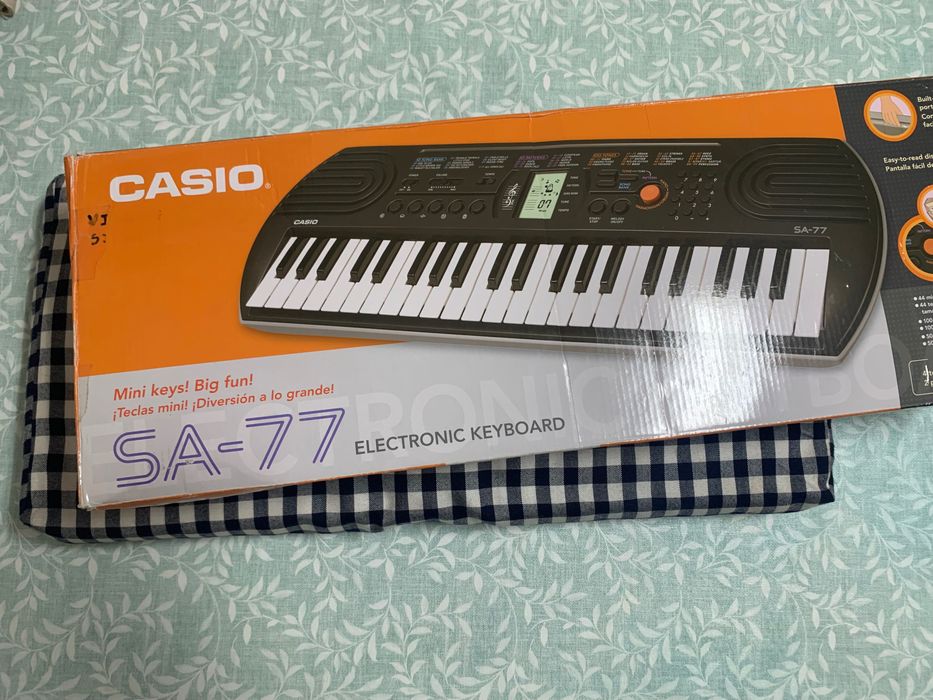 Órgão Casio SA-77