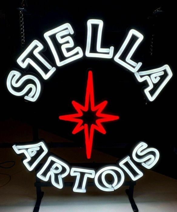 Reclamo luminoso LED à marca de cerveja Belga Stella Artois.