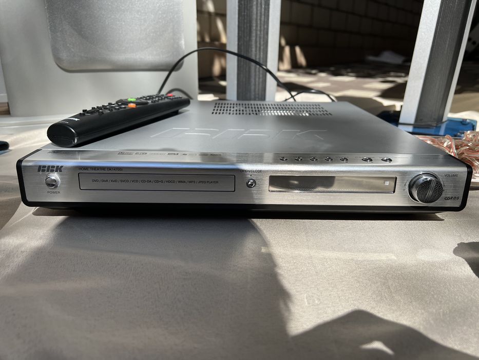 Домашній dvd кінотеатр (програвач, музичний центр) bbk dk1470si