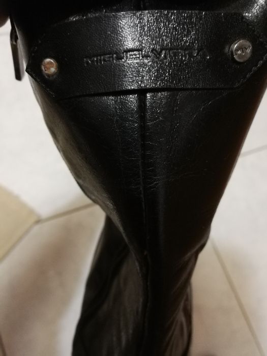 Botas em pele pretas Miguel Vieira