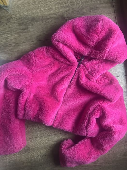 Różowe futro futerko krótkie Bershka another generation S