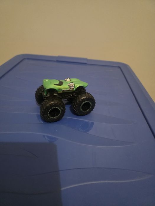 Hot wheels monster trucks wyrzutnia