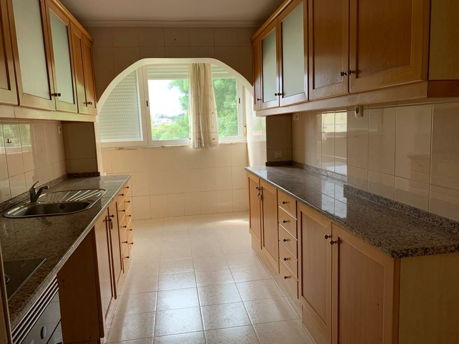 Quarto individual com tv 8min do metro Encarnacao sem caução