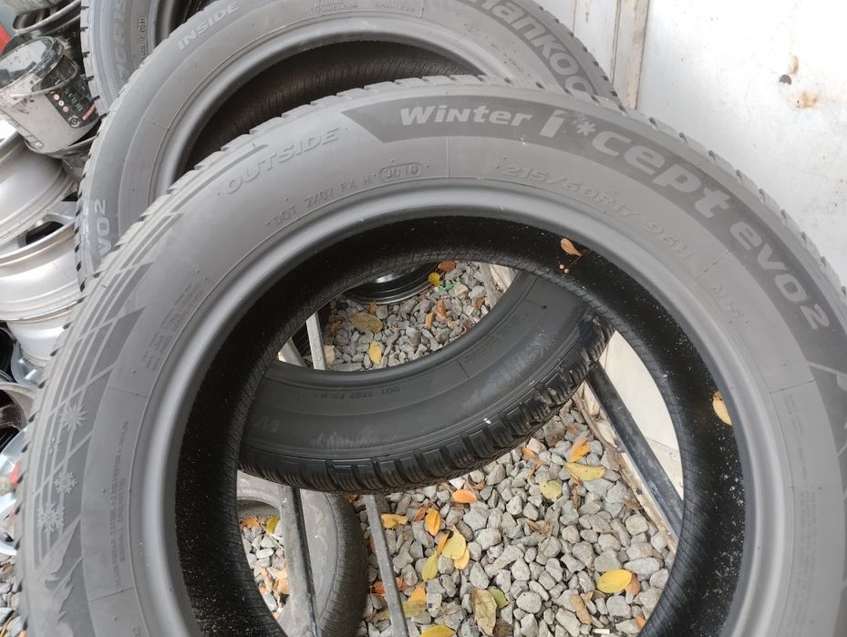 215/60/17 Hankook winter icept Evo 2