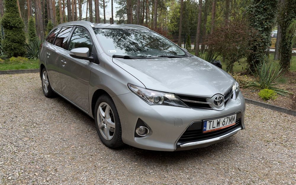 Toyota Auris Toyota Auris kombi 1.6 LPG super stan
