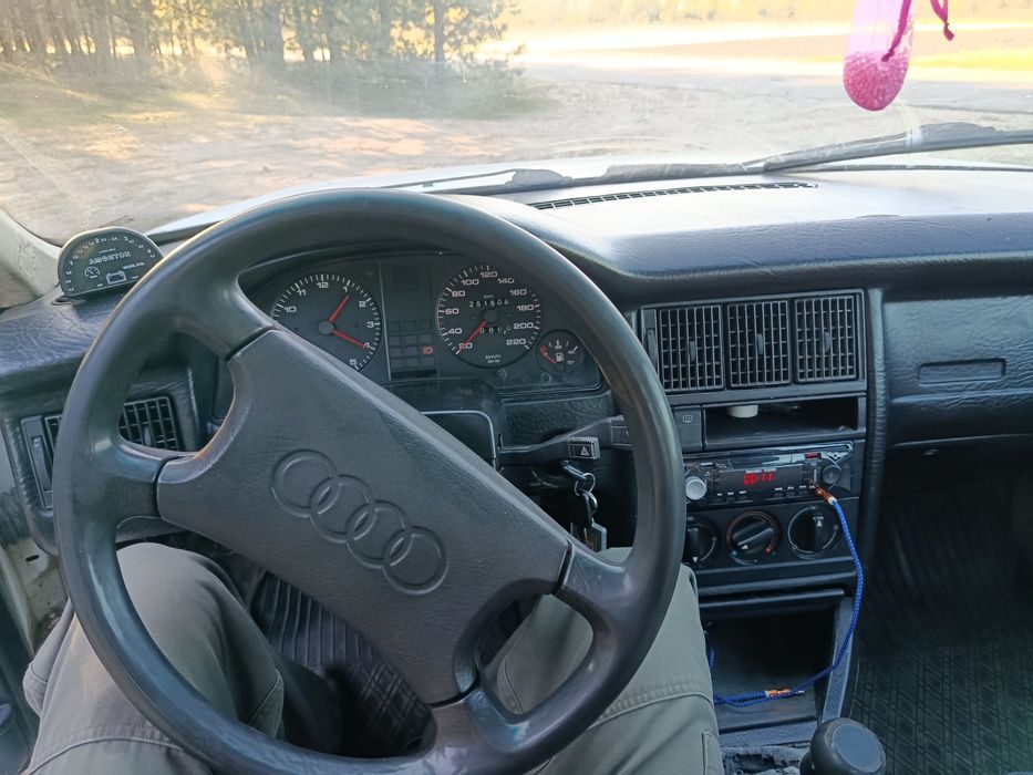 Продам Audi 80 1.6 бензин
