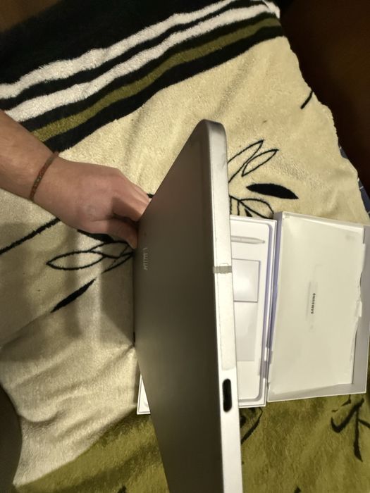 Продам /обмен  Планшет Samsung Galaxy Tab S9 FE 5G 6/128Gb Silver