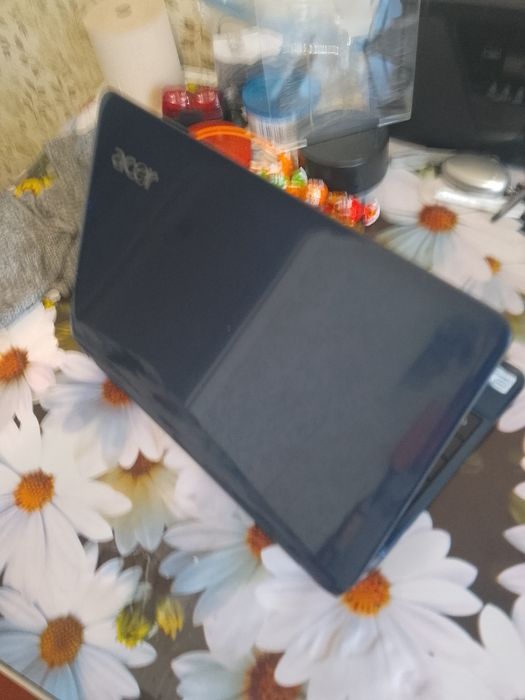 Ноутбук aser aspire 1410.Пам'ять 2 ГБ.Hdd 166.Діагональ 11,6.