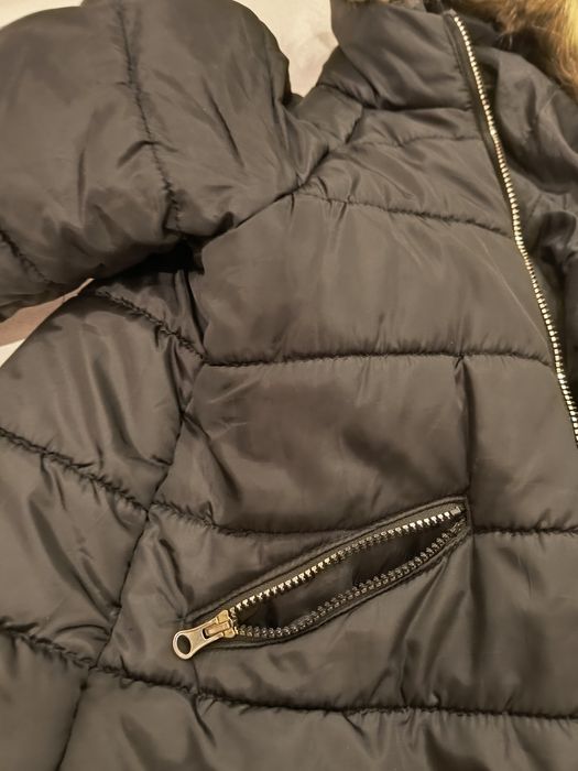 Płaszcz kurtka zimowa 122 dla dziewczynki czarna z kapturem