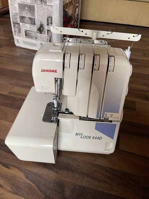 Оверлок Janome 644D б/у