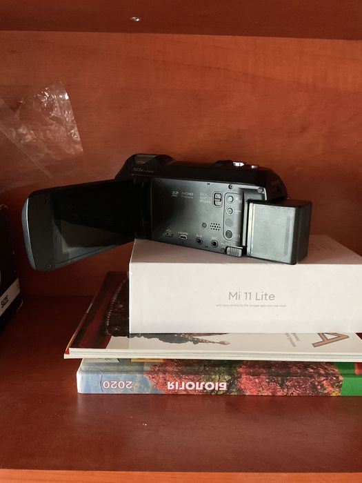 Продам видеокамеру Panasonic HC-V760