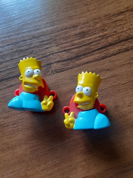 Gadżet do butów adidasów przypinka do sznurówek Simpson