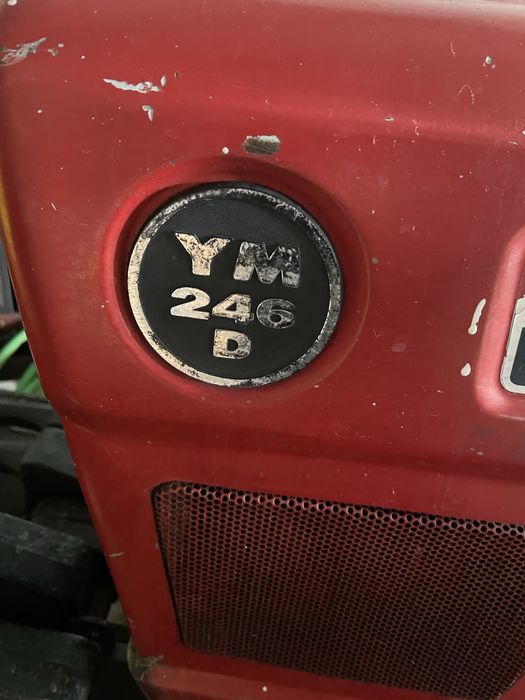Trator yanmar YM246D