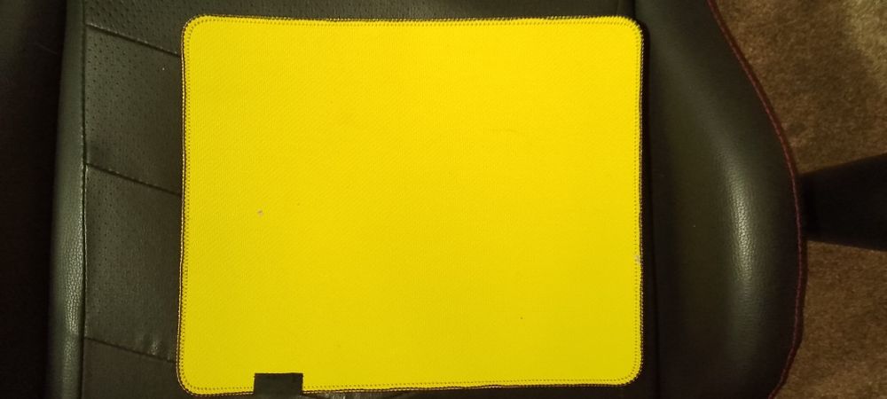 Продам игровой коврик под мышку Hator