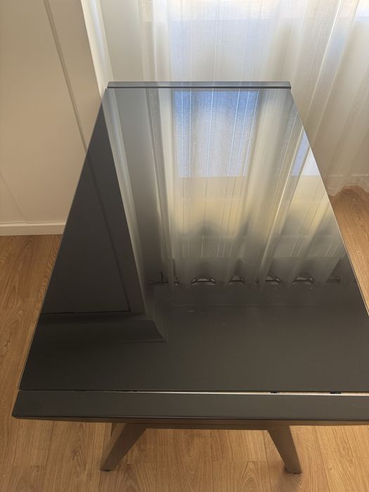 Mesa de Escritorio (Vidro e Metal)