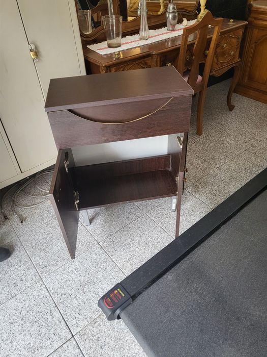 Mobel pequeno de arrumação