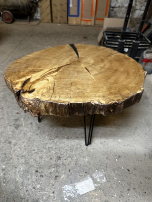 Stolik kawowy z plastra dębu