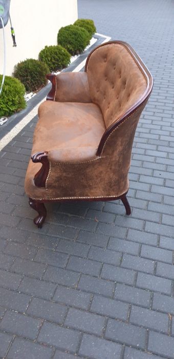 Sofa     antyczna