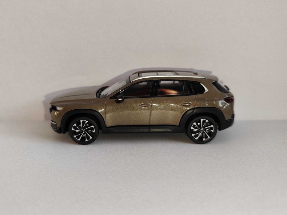 Mazda CX-50 та Mazda 3 1:43