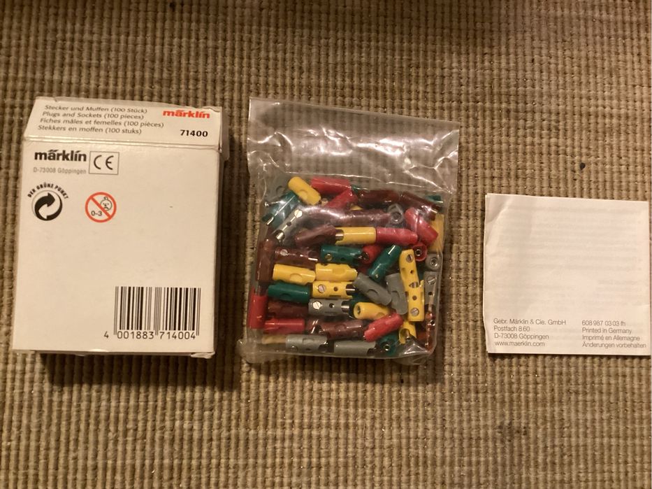 MARKLIN 100 BANANAS FICHAS. Novas em caixa, saco selado.