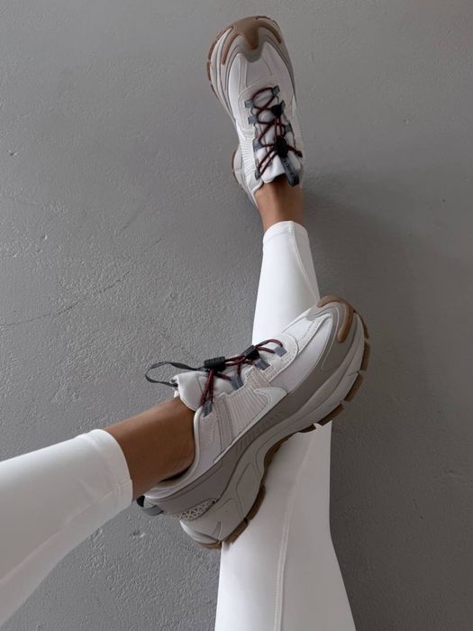 Buty Nike Zoom Vomero Roam Summit White-Light Bone