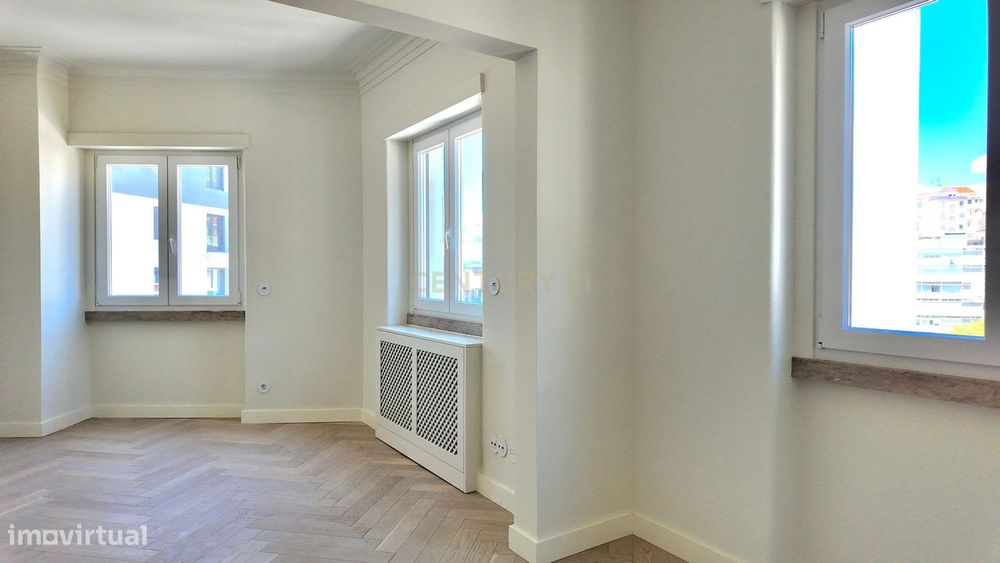 T2 para Arrendamento na Lapa, Lisboa | Novo | Varanda | Ar Condicionad