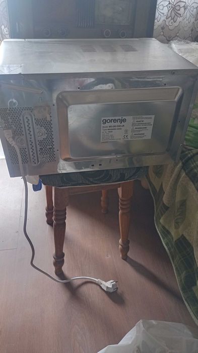 продаю микроволновою печь