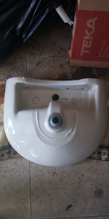 ROCA Wall-Mounted Basin471781772614717444