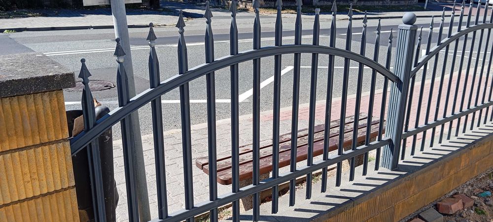 Ogrodzenie metalowe 8 przęseł, furtka, brama 2 skrzydłowa