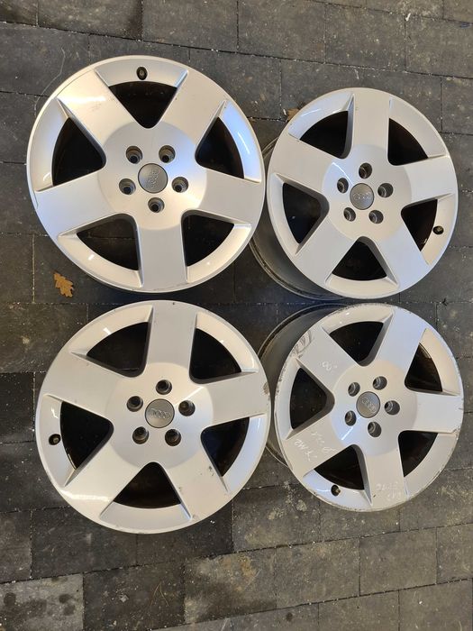 Felgi aluminiowe 5x112 R17 7.5j et56 otw 57,1 audi volkswagen Nr B8