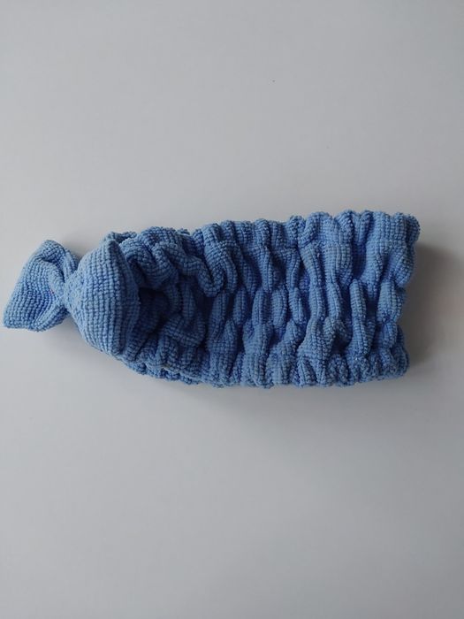 Niebieska opaska kosmetyczna