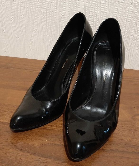 Італійські жіночі туфлі з натуральної шкіри ТМ Gianvito Rossi, 37 розм