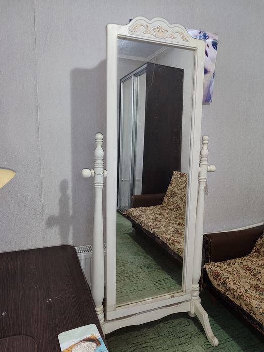 Красиве дзеркало