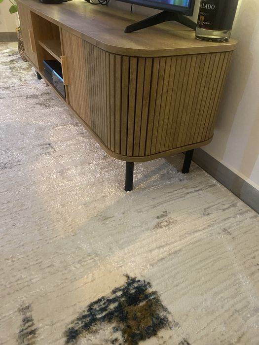 Movel de tv com 1 ano