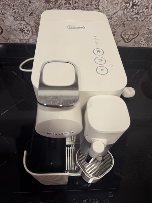 Máquina de Café DELONGHI Nespresso Lattissima One Evo EN510.W Branco