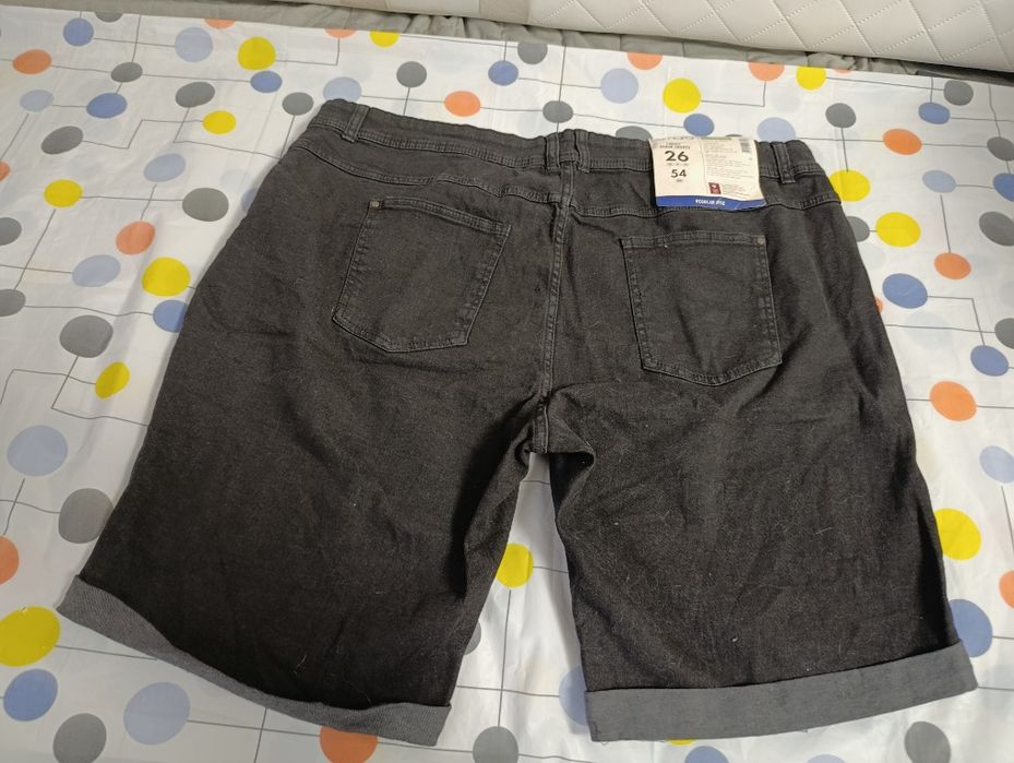 Жіночі джинсові батальні шорти Esmara. розмір з 4 XL  по 8 XL.