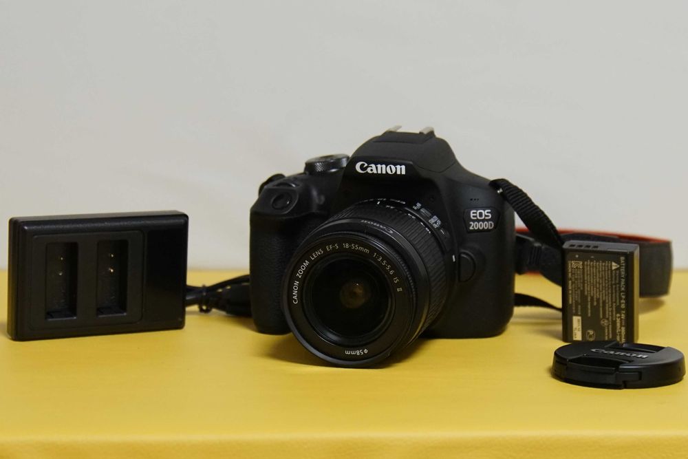 Canon 2000D + 18-55 IS! TYLKO 1,5k zdjęć! Jak Nowy!