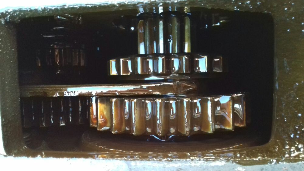 Продам коробку,роздатку уаз 469,451,3303.