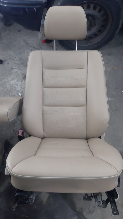 Czyszczenie,Renowacja tapicerki skórzanej. Profesjonalne usługi