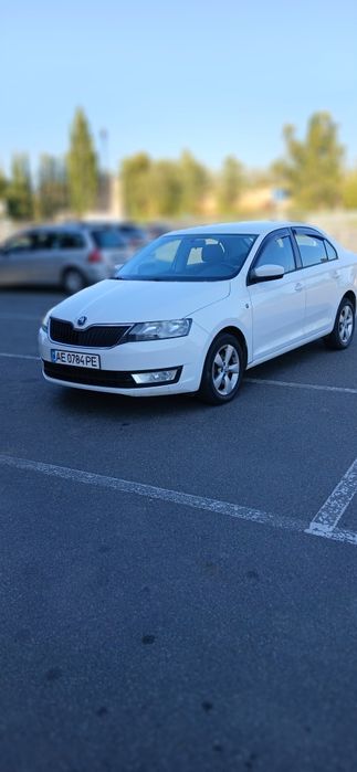продам авто skoda rapid