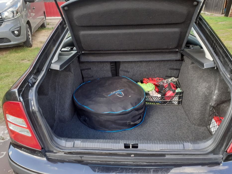 Przewóz osób w komfortowych warunkach  od 1 do 30 osób.