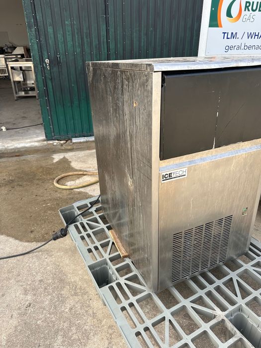 Máquina gelo 40Kg dia recente e em funcionamento